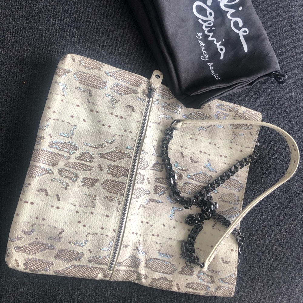 🦋🦋Alice and Olivia by Stacey Bendet